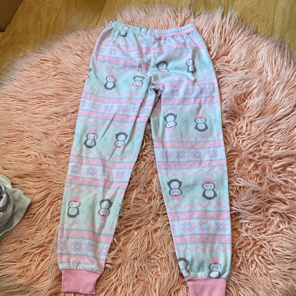 💕 Preloved Soft Cozy Girls PJ Set - Picture 2 of 8